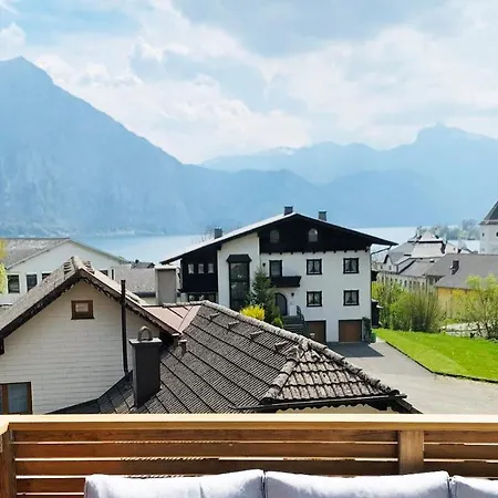 Traum Panorama Mit Berg & Seeblick Altmuenster