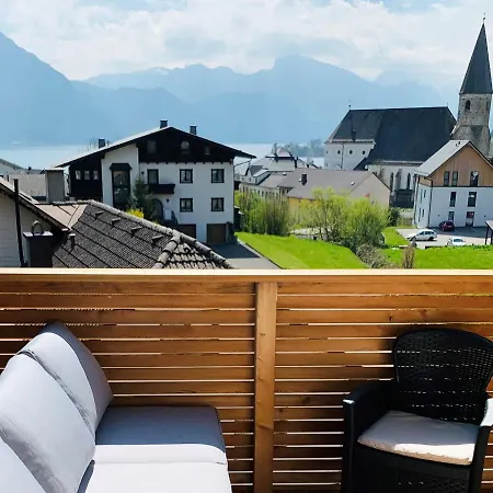 Traum Panorama Mit Berg & Seeblick Altmuenster